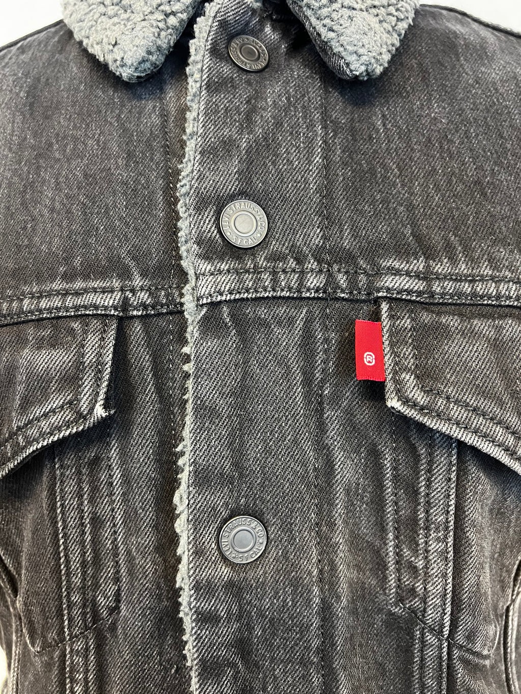 LEVI’S DENIM JACKET