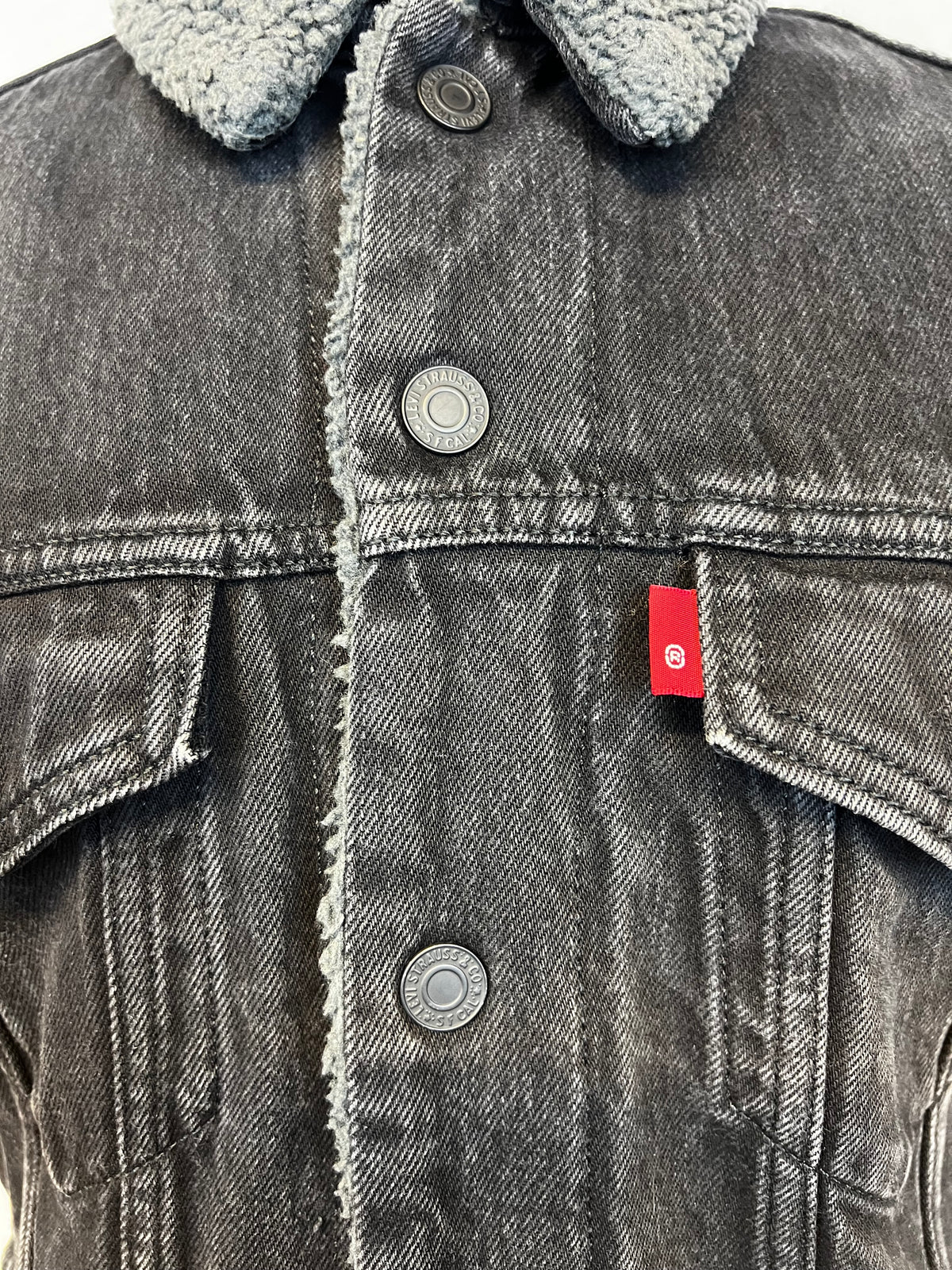 LEVI’S DENIM JACKET
