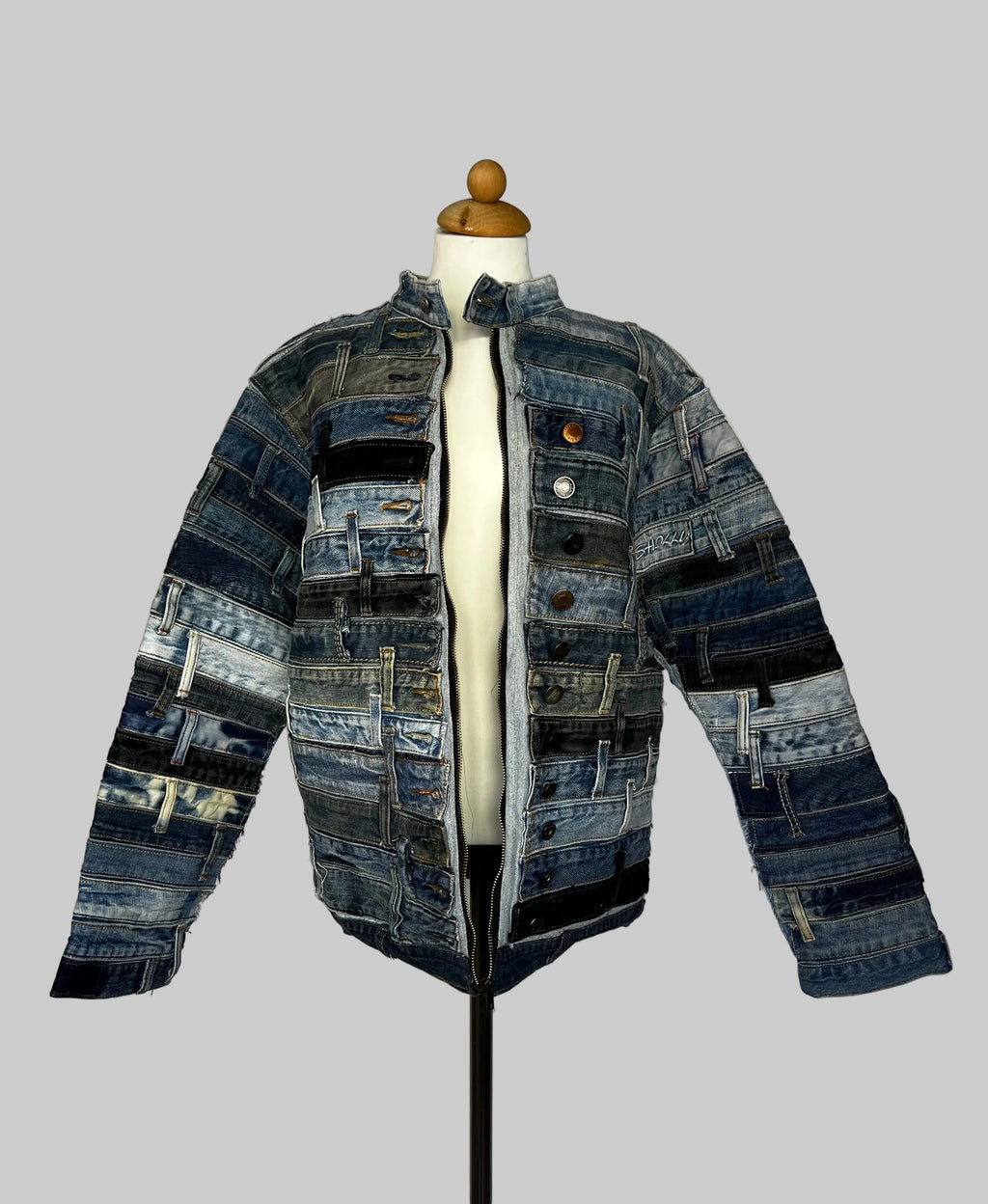 STATEMENT JACKET
