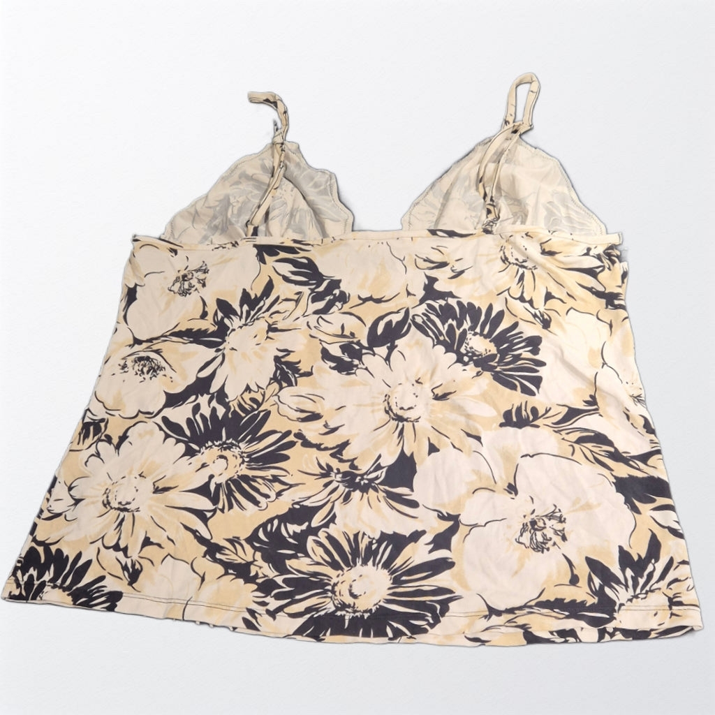 Gilligan & O'Malley Top